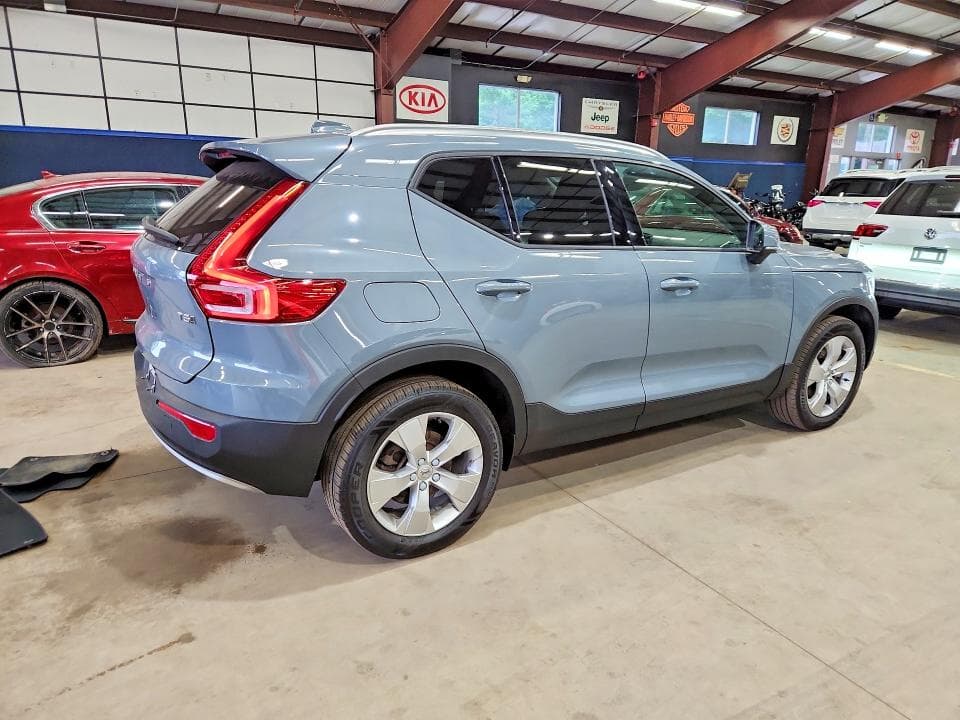 2020 VOLVO XC40 T5 MOMENTUM T5 MOMENTUM 4
