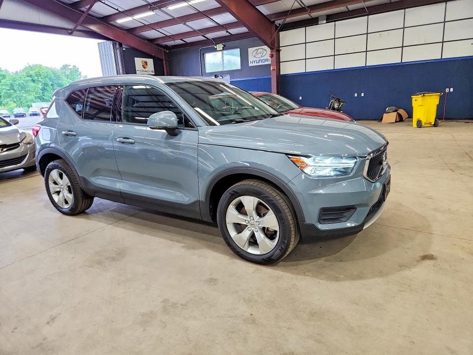 2020 VOLVO XC40 T5 MOMENTUM T5 MOMENTUM 5