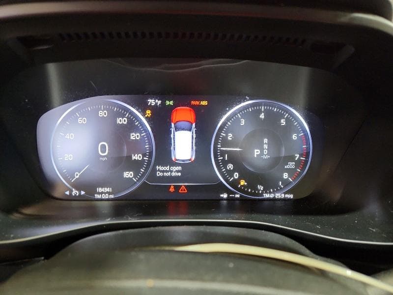 2020 VOLVO XC40 T5 MOMENTUM T5 MOMENTUM 10