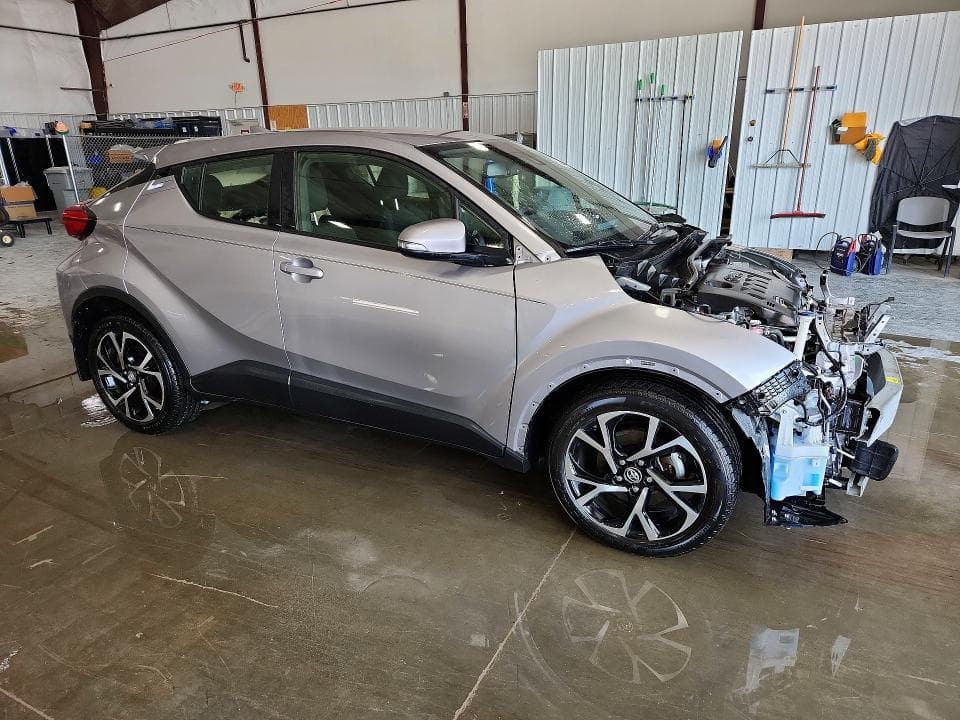 2018 TOYOTA C-HR XLE PREMIUM 4