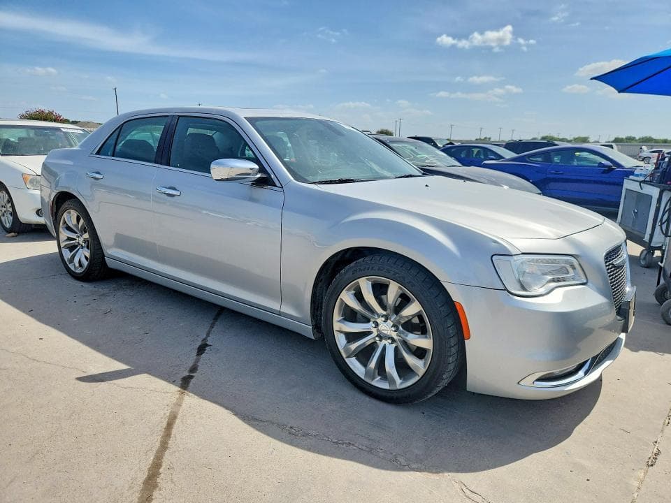 2020 CHRYSLER 300 LIMITED 4