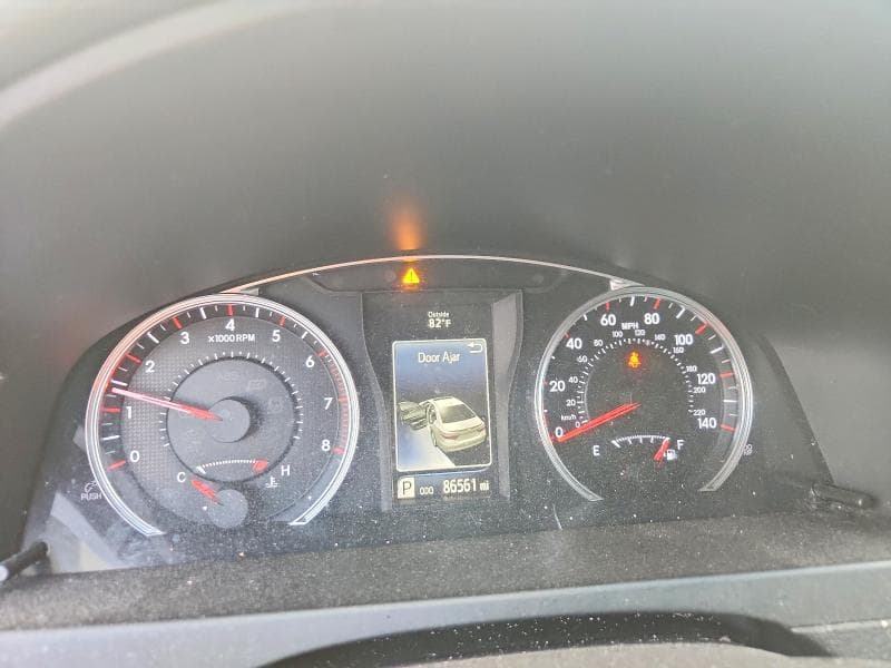 2017 TOYOTA CAMRY SE 9