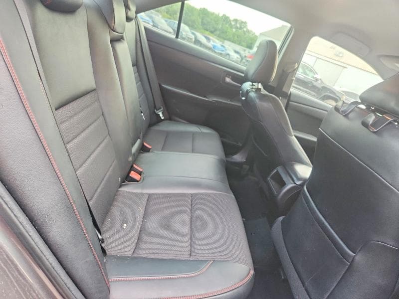 2017 TOYOTA CAMRY SE 10