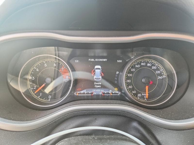 2018 JEEP CHEROKEE TRAILHAWK 9