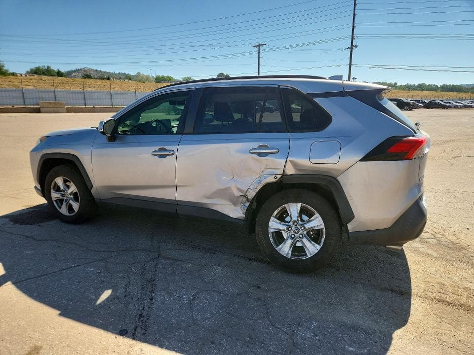 2019 TOYOTA RAV4 XLE 2