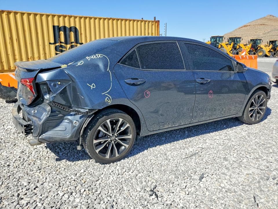 2018 TOYOTA COROLLA SE 3