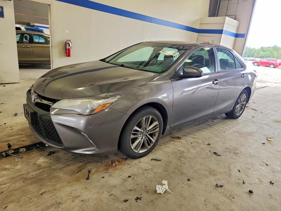 2017 TOYOTA CAMRY SE - 1