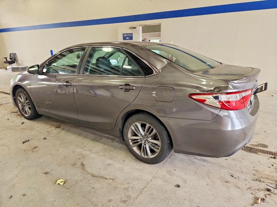 2017 TOYOTA CAMRY SE 2