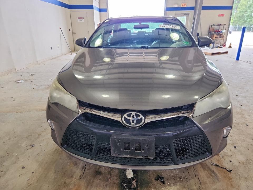 2017 TOYOTA CAMRY SE 5