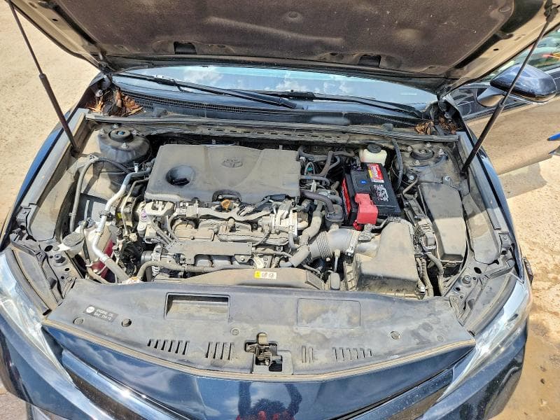 2018 TOYOTA CAMRY XLE 11