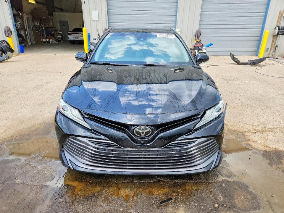 2018 TOYOTA CAMRY XLE 5