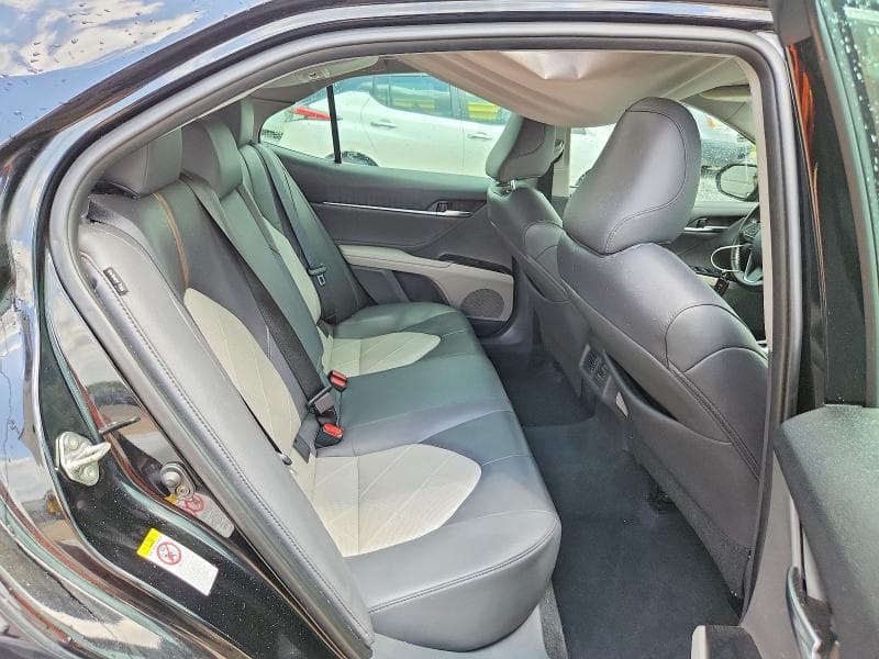 2018 TOYOTA CAMRY XLE 10