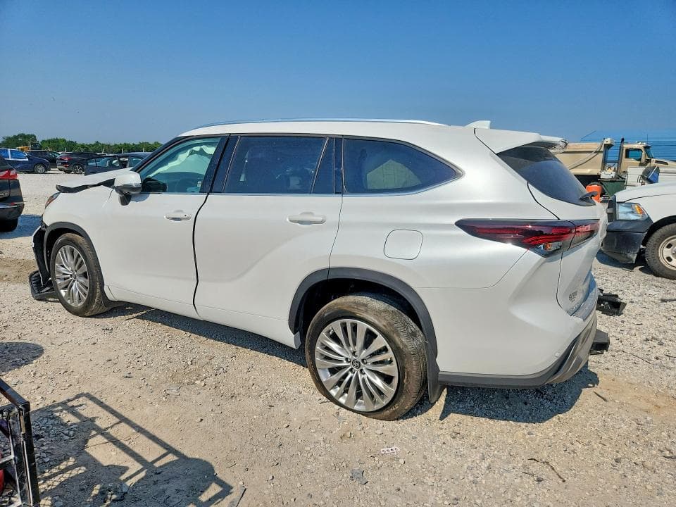 2025 TOYOTA HIGHLANDER PLATINUM 2