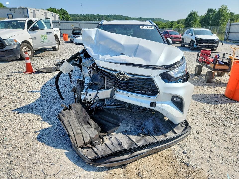 2025 TOYOTA HIGHLANDER PLATINUM 5