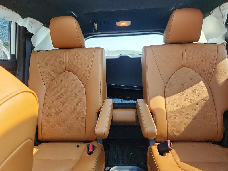 2025 TOYOTA HIGHLANDER PLATINUM 10