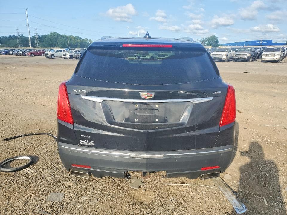 2017 CADILLAC XT5 LUXURY 6