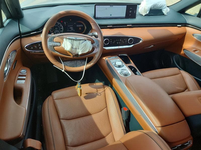 2022 GENESIS GV70 8