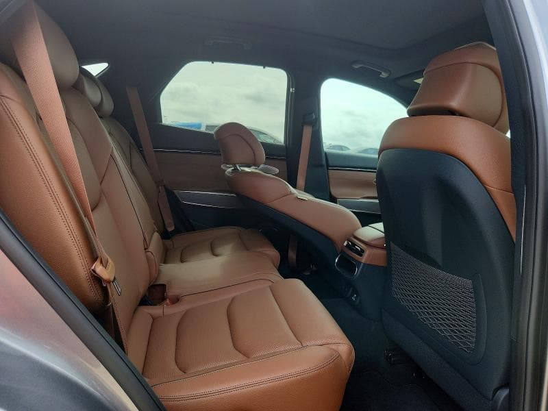 2022 GENESIS GV70 10