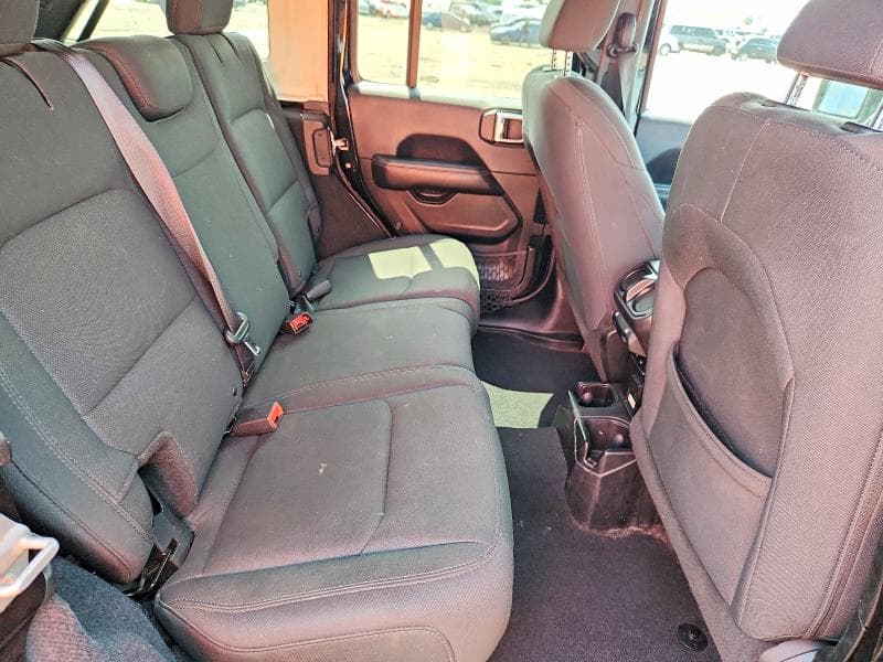 2018 JEEP WRANGLER UNLIMITED SAHARA 11