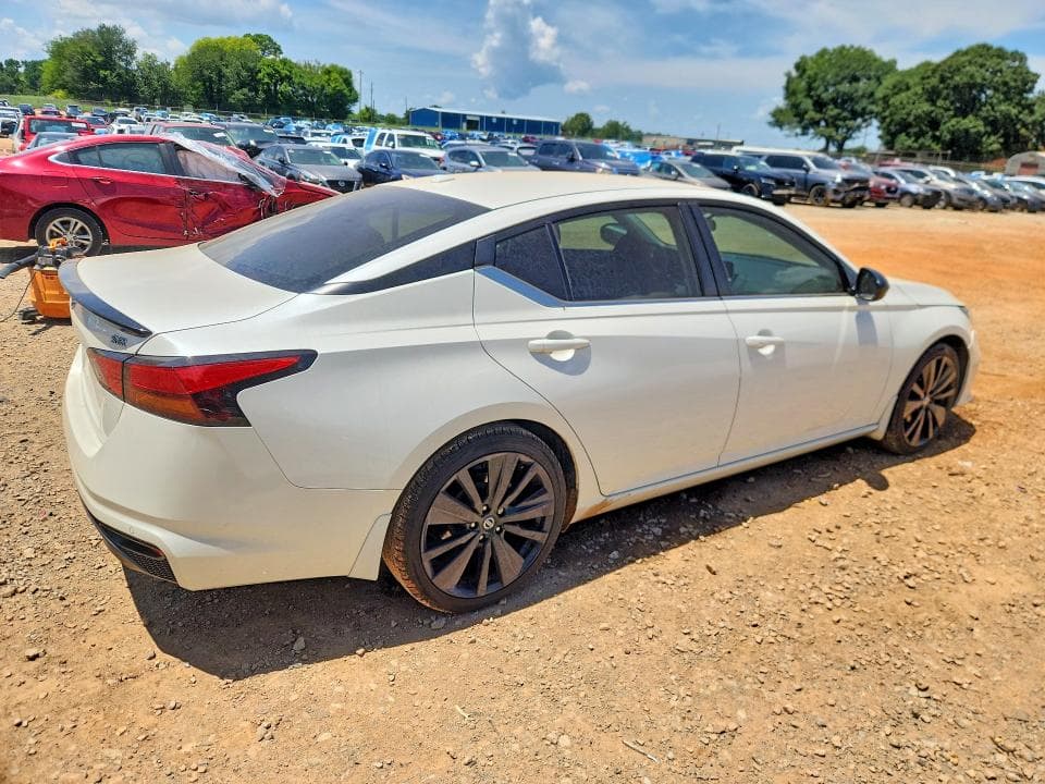 2020 NISSAN ALTIMA SR 3
