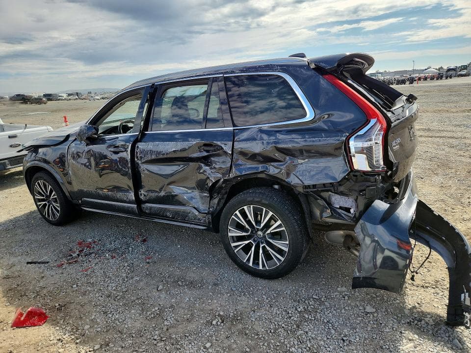 2022 VOLVO XC90 T5 MOMENTUM 2