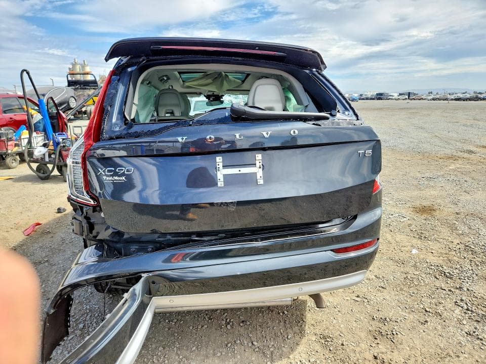 2022 VOLVO XC90 T5 MOMENTUM 6