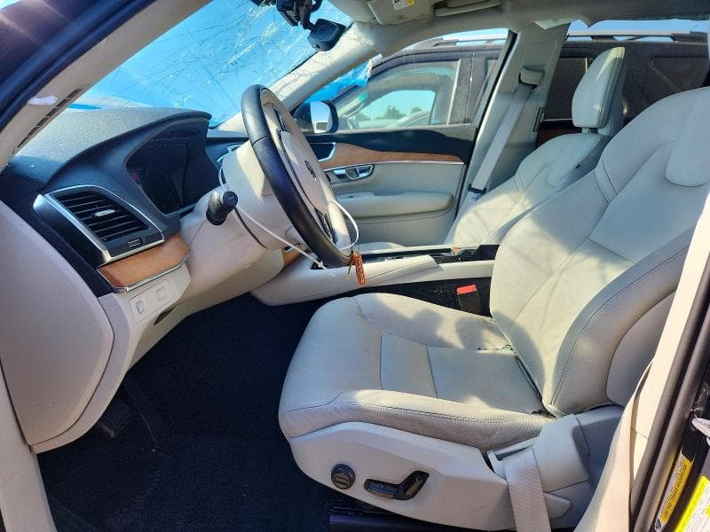 2022 VOLVO XC90 T5 MOMENTUM 7
