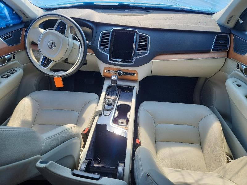 2022 VOLVO XC90 T5 MOMENTUM 8