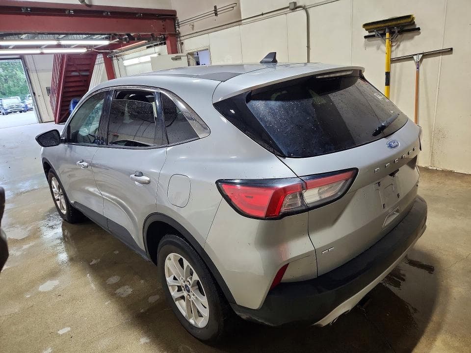 2022 FORD ESCAPE SE 2