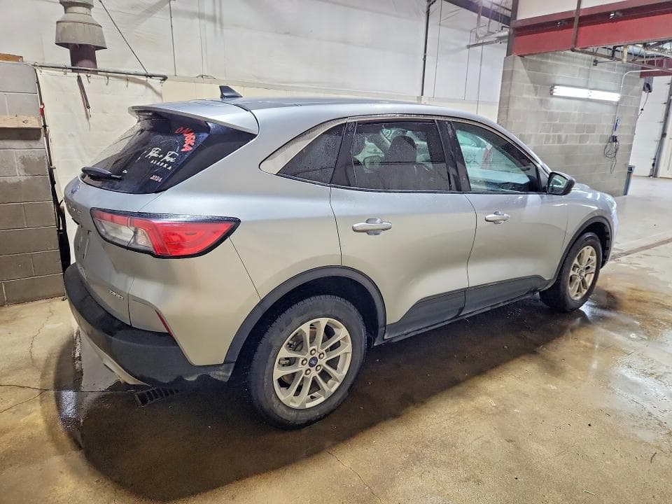 2022 FORD ESCAPE SE 3