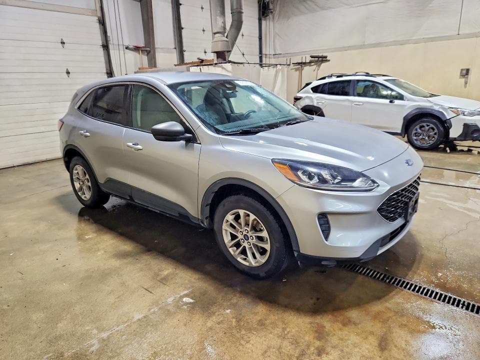 2022 FORD ESCAPE SE 4