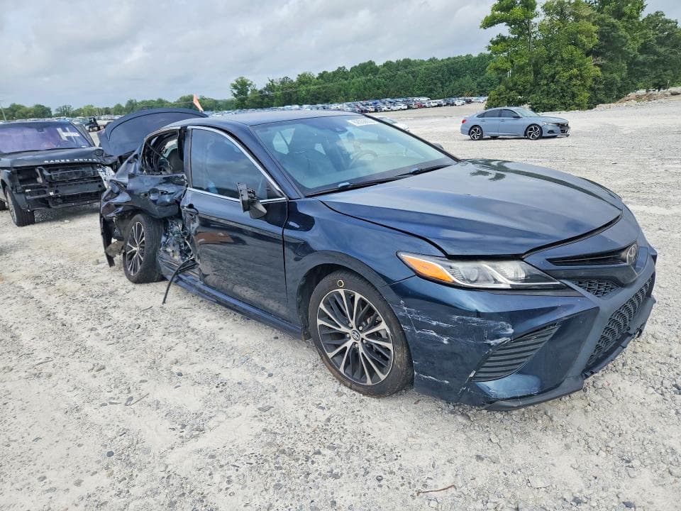 2019 TOYOTA CAMRY SE SE 4