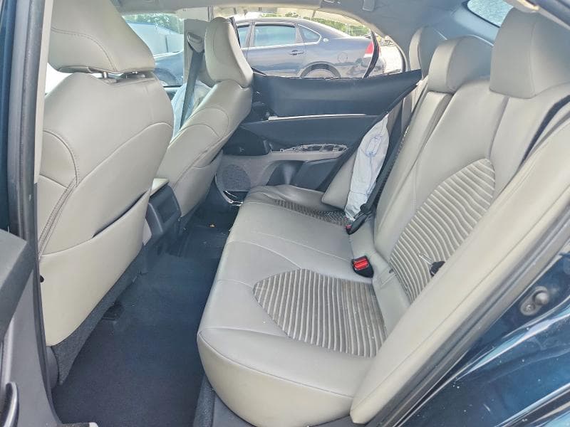 2019 TOYOTA CAMRY SE SE 10