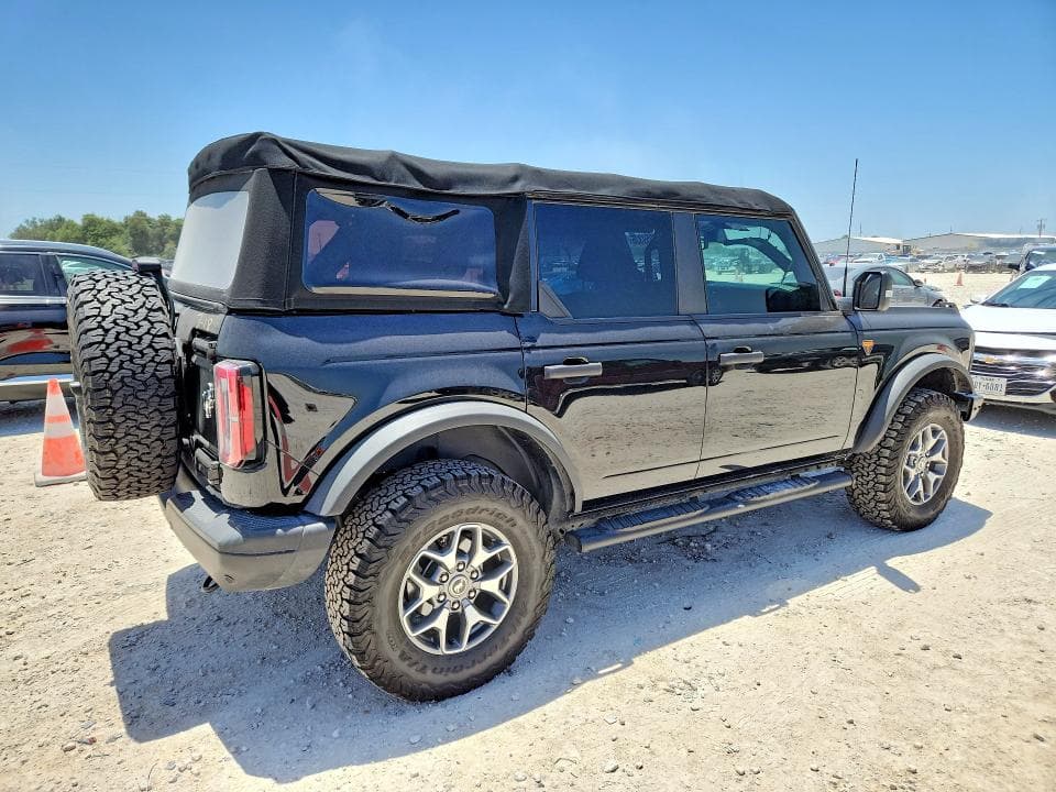 2023 FORD BRONCO BASE 3