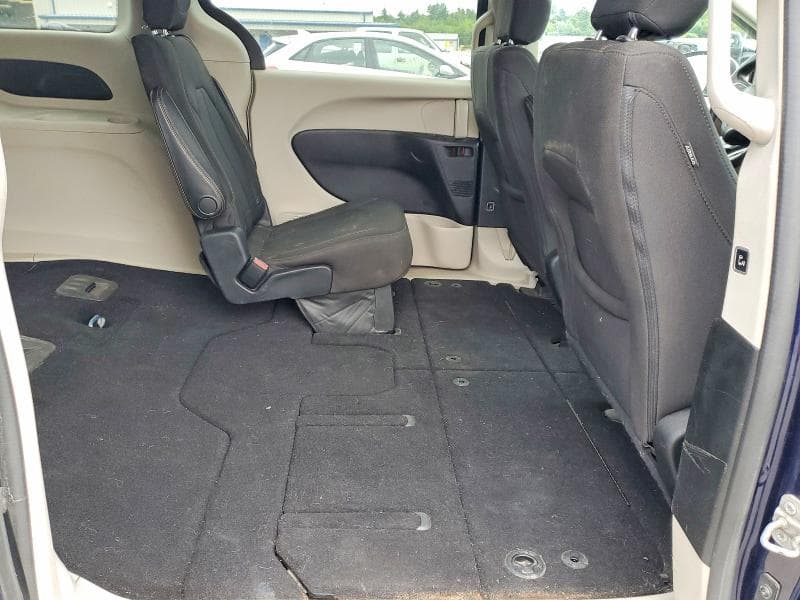 2017 CHRYSLER PACIFICA TOURING 11