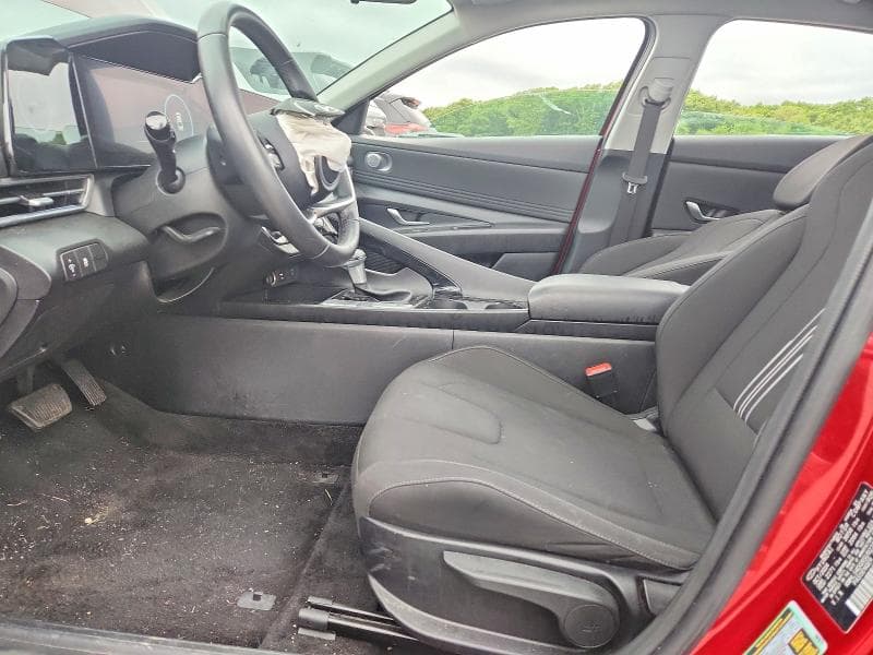 2025 HYUNDAI ELANTRA SEL 7