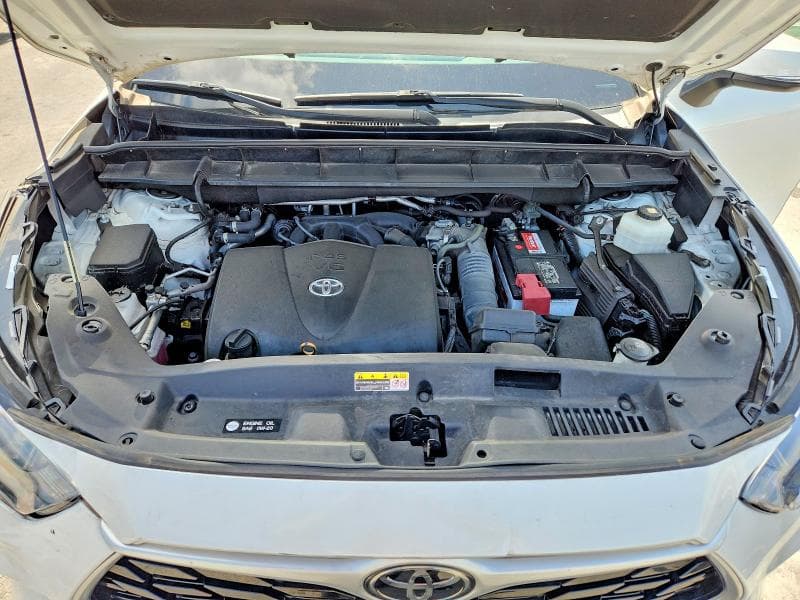 2022 TOYOTA HIGHLANDER LE 11
