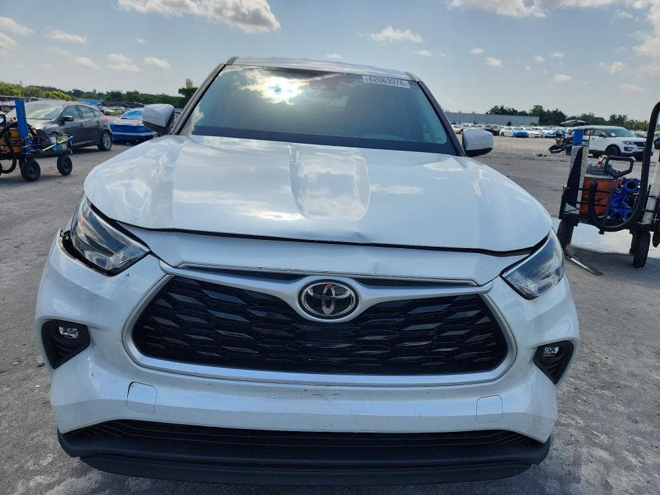 2022 TOYOTA HIGHLANDER LE 5