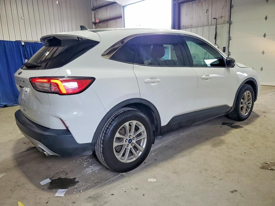 2022 FORD ESCAPE SE 3