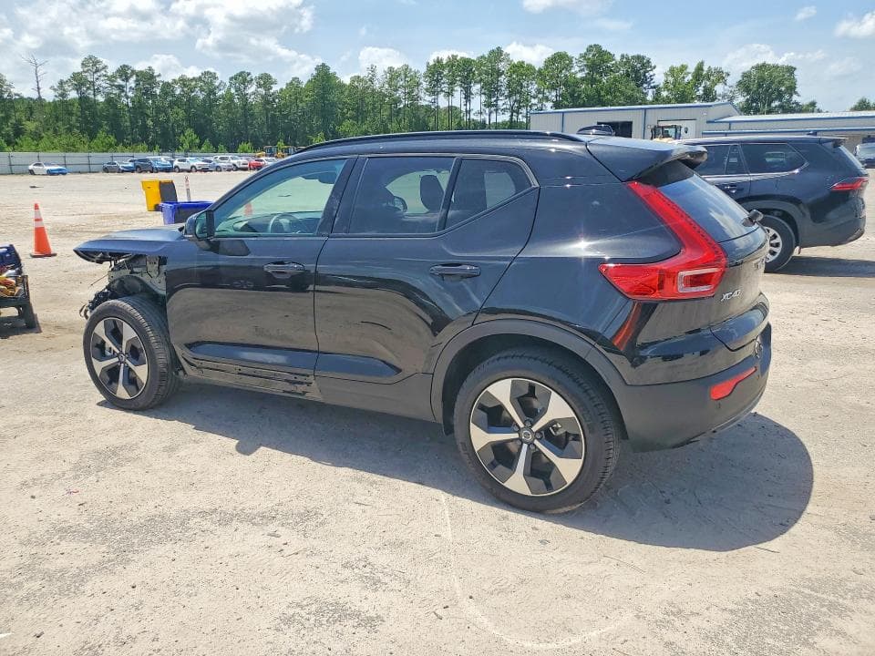 2026 VOLVO XC40 PLUS PLUS 3