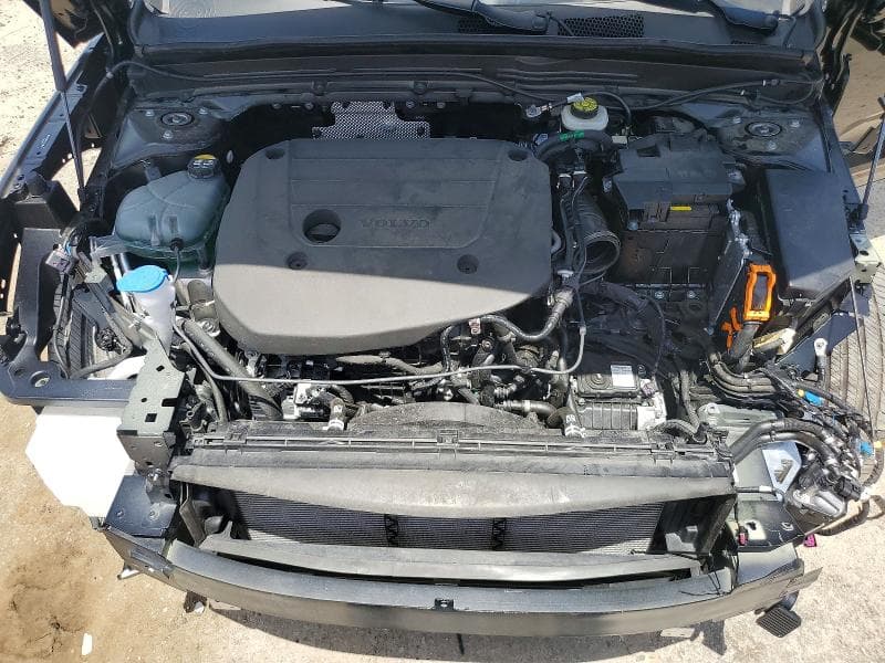2026 VOLVO XC40 PLUS PLUS 13