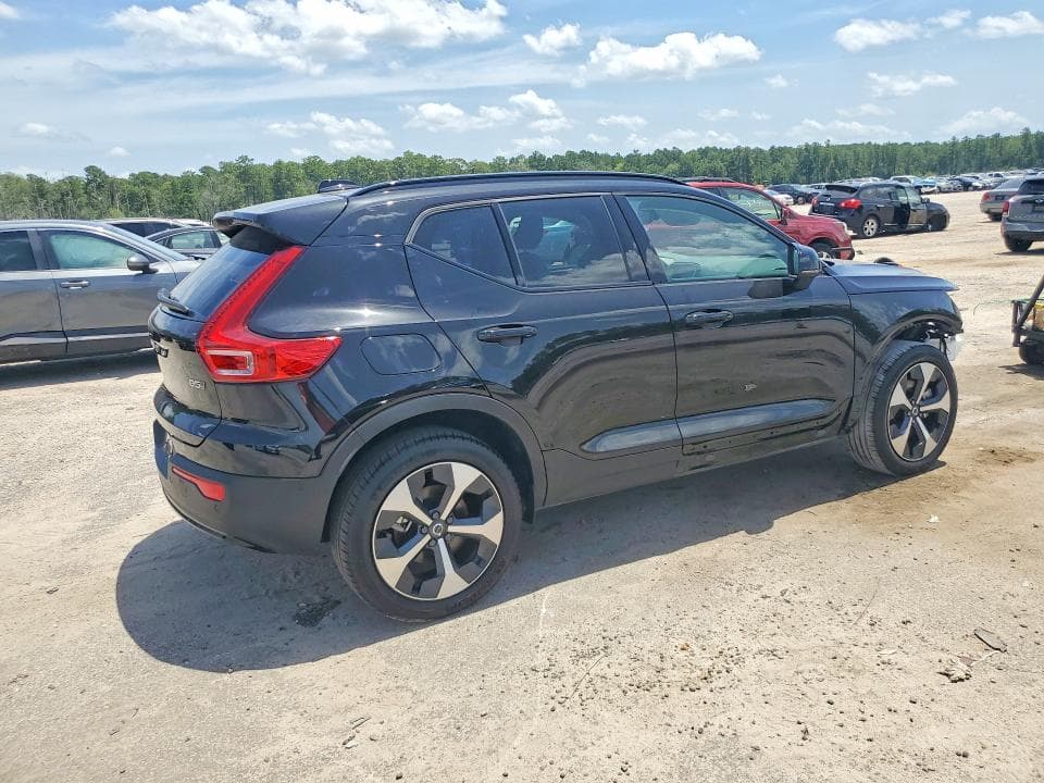 2026 VOLVO XC40 PLUS PLUS 4
