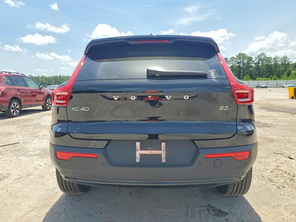 2026 VOLVO XC40 PLUS PLUS 7