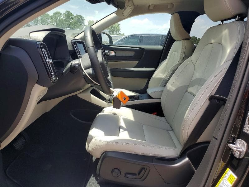 2026 VOLVO XC40 PLUS PLUS 8