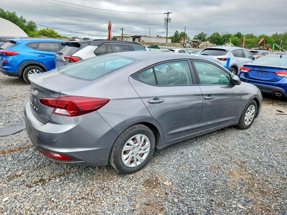 2020 HYUNDAI ELANTRA SE 3