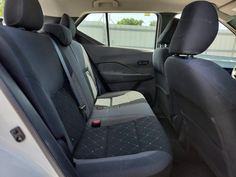 2019 NISSAN KICKS S 10