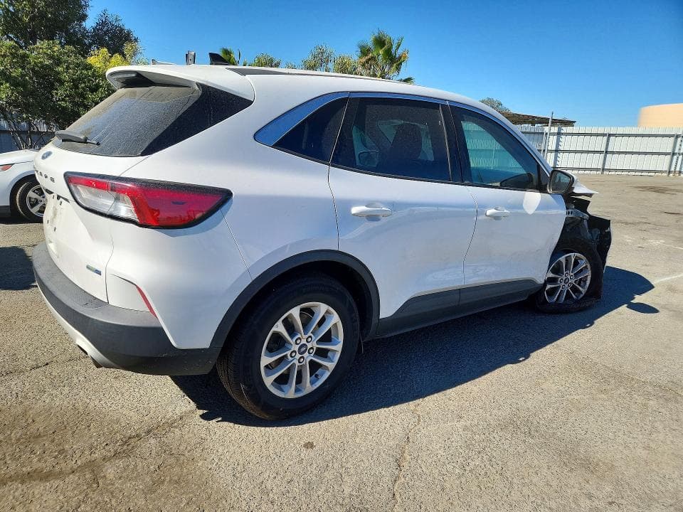 2020 FORD ESCAPE SE 3