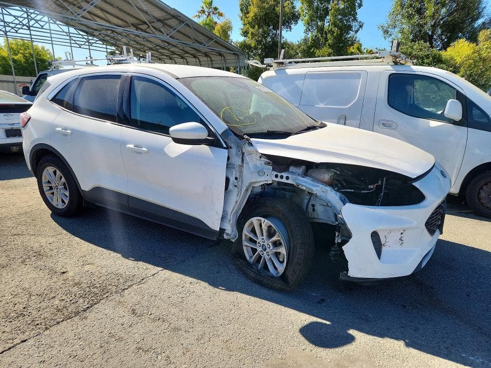 2020 FORD ESCAPE SE 4