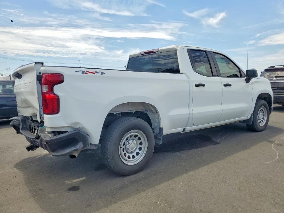 2023 CHEVROLET SILVERADO K1500 3