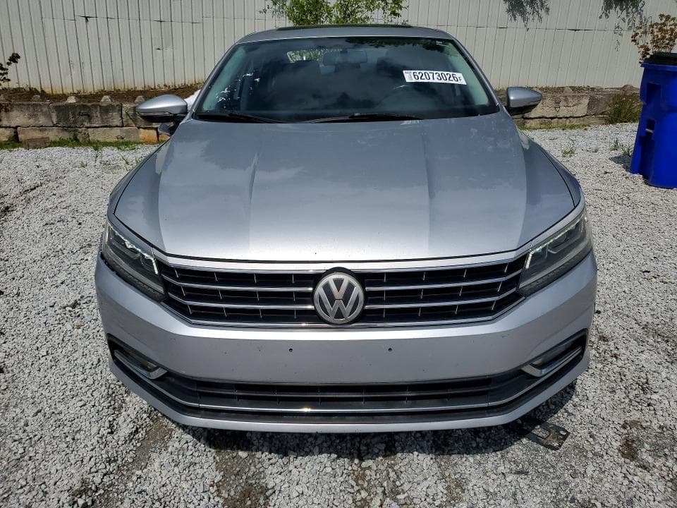 2017 VOLKSWAGEN PASSAT SE 5